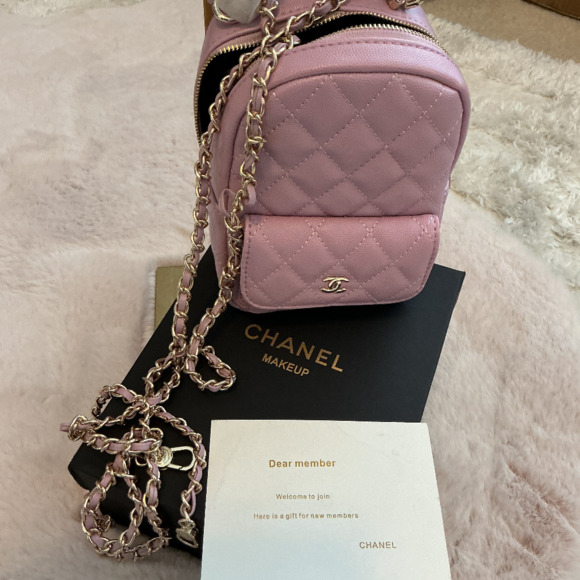 GWP CHANEL BEAUTE BACKPACK WITH CROSSBODY CHAIN. COMES WITH GIFT BOX - Picture 1 of 2